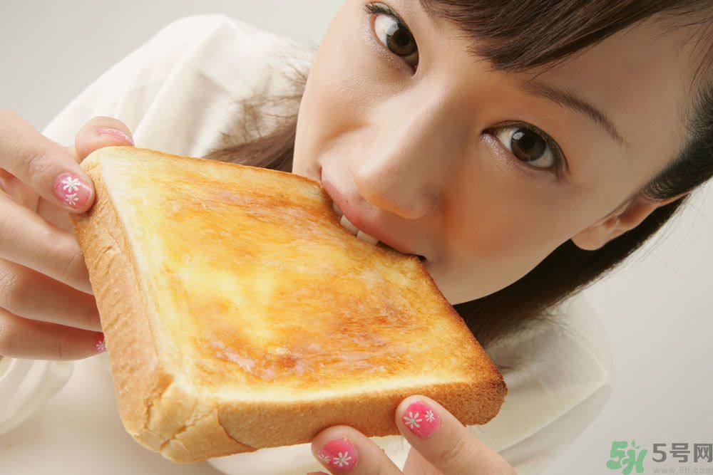 青春期女生吃很多是怎么回事？青春期女生很能吃怎么辦？