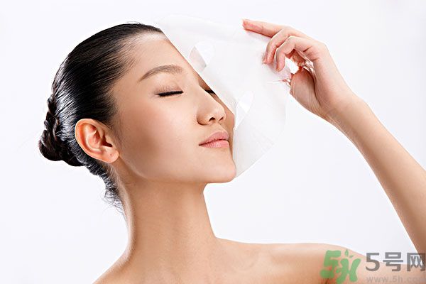 洗澡的時候可以敷面膜嗎？敷面膜和洗澡的順序