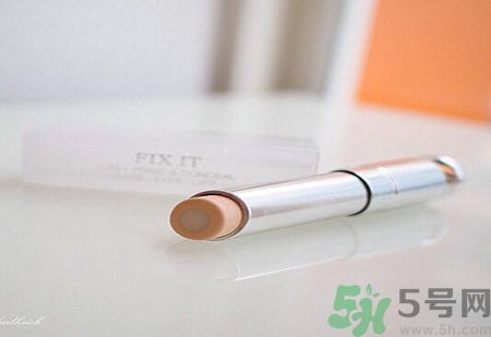 Dior瞬效美肌遮瑕膏適合什么膚質(zhì)？什么膚質(zhì)適合用Dior瞬效美肌遮瑕膏？