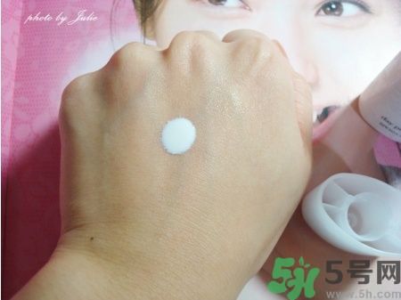 蘇菲娜sofina防曬霜哪款好用？sofina防曬白蕾絲藍(lán)蕾絲區(qū)別