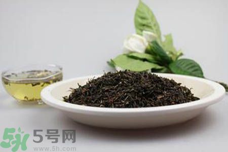 茉莉花茶可以和玫瑰花茶一起喝嗎？茉莉花茶和玫瑰花茶一起泡著喝好嗎？
