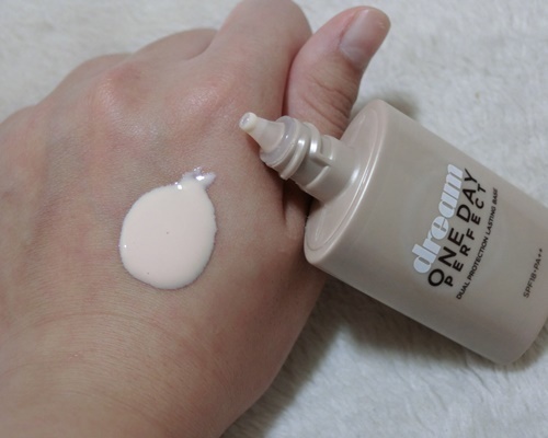 美寶蓮夢(mèng)幻奇跡控油透潤(rùn)持妝乳怎么樣？好用嗎？