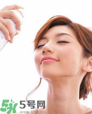 夏天臉油怎么辦？臉油怎么補(bǔ)妝？