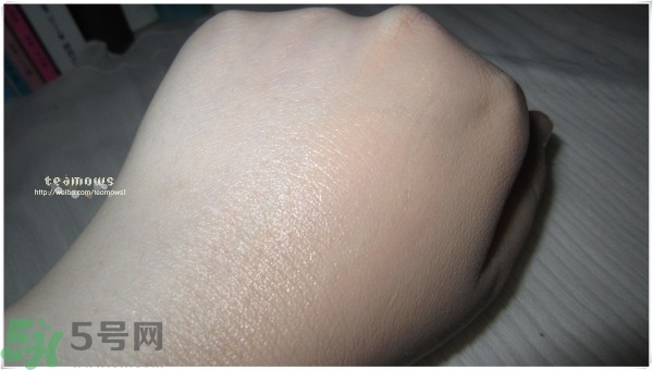 芭比波朗舒盈平衡粉底露怎么用? 芭比波朗舒盈平衡粉底露怎么用?