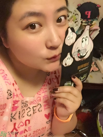 歐尚坊黑面膜怎么樣？歐尚坊黑蒜竹炭蠶絲面膜好用嗎？