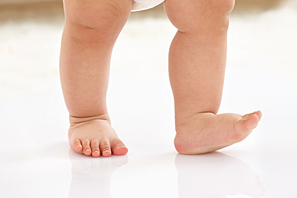 寶寶腳脫皮怎么辦？寶寶腳脫皮如何治療？