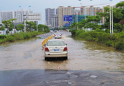 路面雨水多深車輛不宜通行？車輛在雨水中行駛要注意什么？