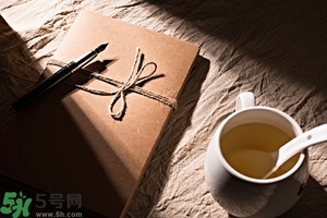 蜂蜜水隔夜還能喝嗎？蜂蜜水第二天還能喝嗎？