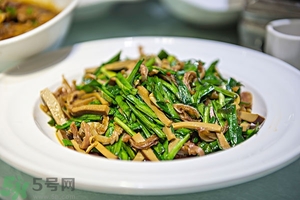 隔夜的韭菜能吃嗎？韭菜炒熟后第二天能吃嗎？