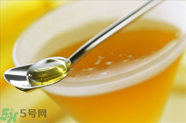 蜂蜜放久了有酒味是怎么回事？蜂蜜有酒味還能喝嗎？