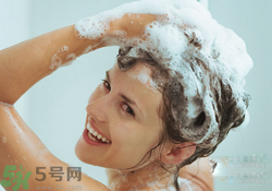 夏天一天洗幾次澡比較好？夏天一天洗幾次澡比較養(yǎng)生？