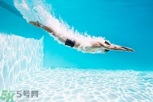 浮潛是什么意思？深潛和浮潛有什么區(qū)別？?