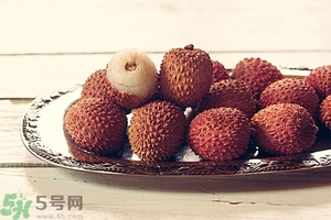 荔枝吃多了會(huì)上火嗎?怎么吃荔枝不上火？