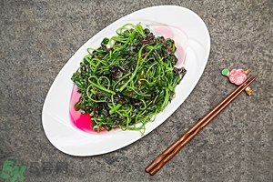 莧菜吃多了有什么壞處？莧菜吃多了大便紅色好嗎？