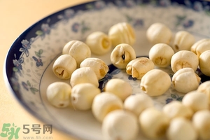 蓮子心泡水喝能去火嗎？蓮子心泡水喝有什么好處？