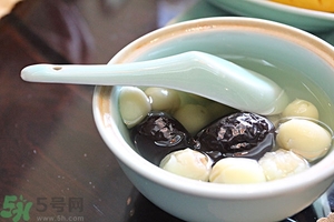 蓮子心能治失眠嗎？喝蓮心茶可以治療失眠嗎？
