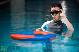 不會游泳可以浮潛嗎？浮潛需要會游泳么？