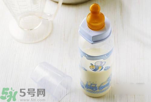 奶粉結(jié)塊是怎么回事？奶粉結(jié)塊可以吃嗎？