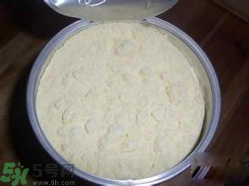 奶粉結(jié)塊是怎么回事？奶粉結(jié)塊可以吃嗎？