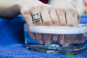 指甲油為什么容易掉？指甲油怎么涂不容易掉？