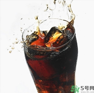 可樂第二天還可以喝嗎？隔夜的碳酸飲料可以喝嗎？