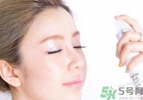 保濕噴霧怎么用？保濕噴霧的正確使用方法