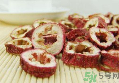 吃山楂片會上火嗎？上火可以吃山楂片嗎？