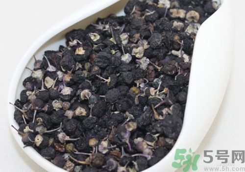 吃黑枸杞會上火嗎？吃黑枸杞會不會上火？