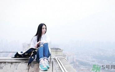 15歲女生白帶多正常嗎？15歲女生白帶異常怎么辦？