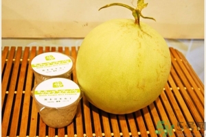 香瓜里面有紅點能吃嗎？香瓜瓤里面有紅點還能吃嗎？