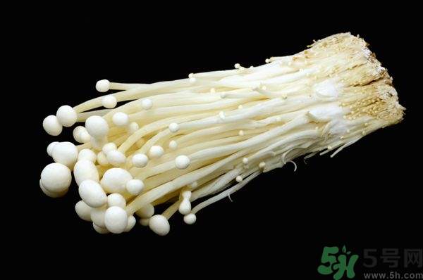金針菇發(fā)霉了能吃嗎？金針菇長白毛還能吃嗎？