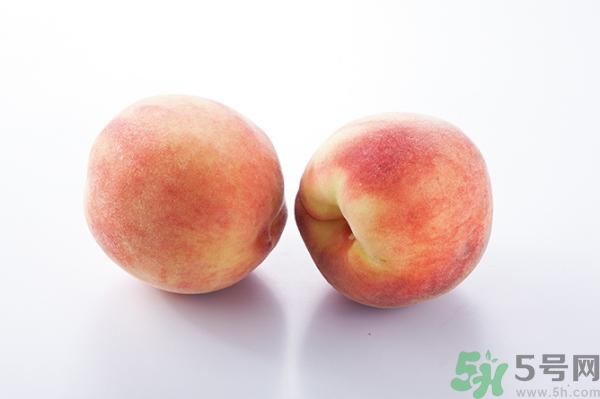 變軟的桃子能吃嗎？桃子軟了還能吃嗎？