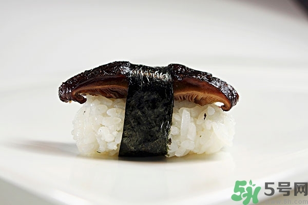 紫菜會發(fā)霉嗎？吃紫菜有什么好處和壞處？