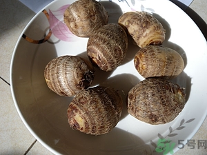 吃芋頭有什么好處和壞處？芋頭的營養(yǎng)價值與禁忌