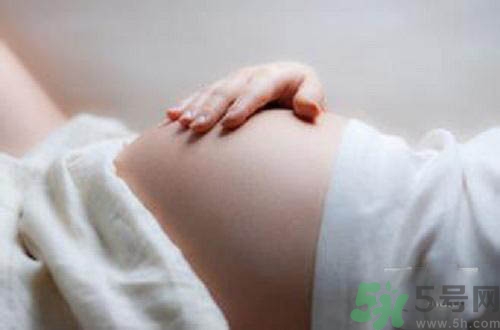 胎教應該對寶寶說什么？胎教的時候要注意什么？