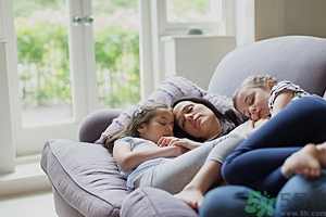睡眠不規(guī)律如何調(diào)整？睡眠不規(guī)律會胖嗎？
