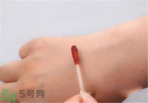 皮膚破皮可以涂碘伏嗎？碘伏可以涂在傷口上嗎？