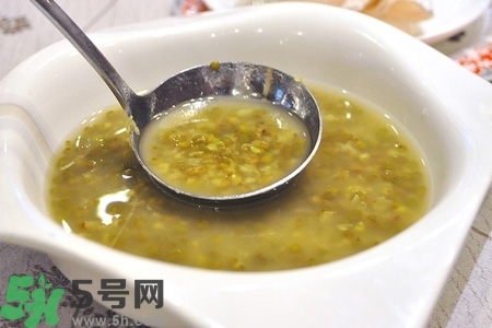 夏天喝綠豆湯好嗎？夏天喝綠豆湯好不好？