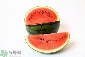 如何辨別西瓜生熟？怎么看西瓜熟不熟？