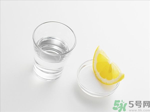 中暑喝鹽水有用嗎？中暑可以喝牛奶嗎？