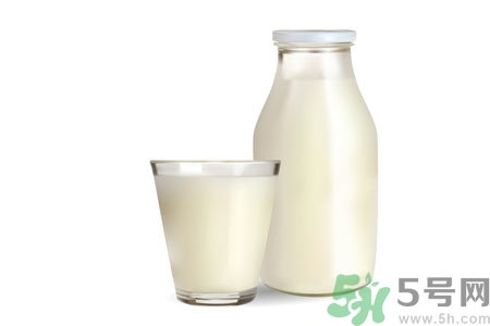 喝牛奶拉肚子怎么回事？?如何預(yù)防喝牛奶拉肚子呢？