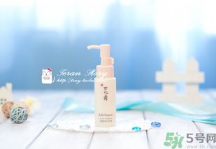 卸妝油好用還是卸妝水好用？卸妝油和卸妝水哪個(gè)好？