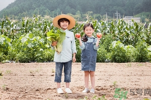8歲男孩標(biāo)準(zhǔn)身高體重是多少？8歲女生標(biāo)準(zhǔn)身高體重是多少？
