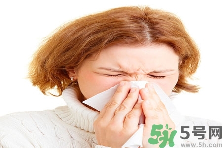 怎么樣用生理鹽水清洗鼻腔？用生理鹽水清理鼻腔的方法？