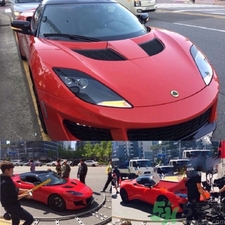 李鐘碩開的什么車？姜哲開的什么車？