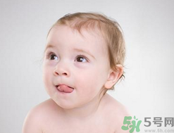 寶寶吃什么對頭發(fā)好？寶寶頭發(fā)發(fā)黃怎么辦？