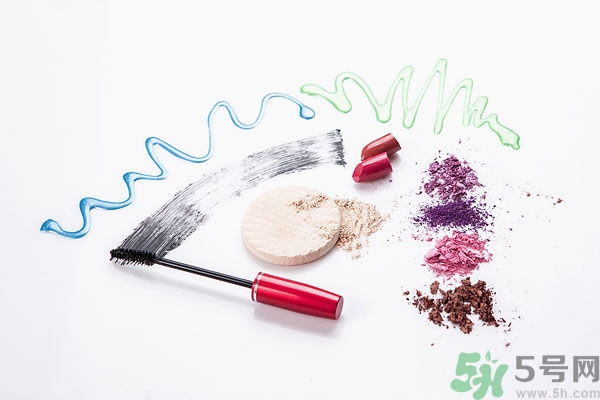 涂口紅會(huì)得唇炎嗎？口紅會(huì)致癌嗎？