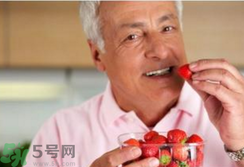 老年人骨質(zhì)疏松吃什么好？骨質(zhì)疏松應(yīng)該如何預(yù)防？