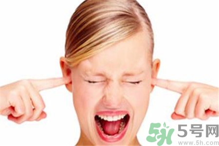耳朵后面長了個(gè)硬包怎么回事？ 耳朵后面長了個(gè)硬包怎么辦？