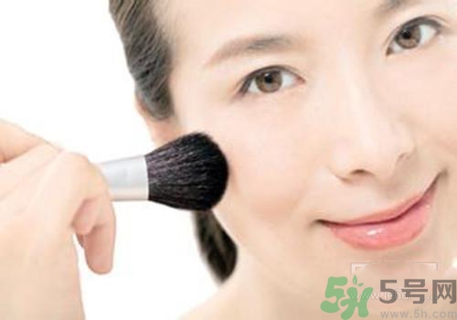 裸妝怎么化？裸妝需要什么化妝品？